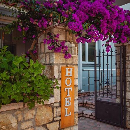 Rondos Hotel Himarë Exterior foto
